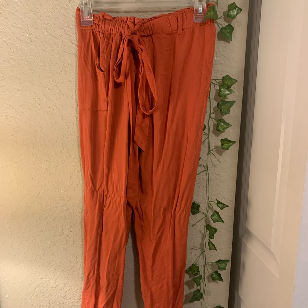 Beach style orange pants in small